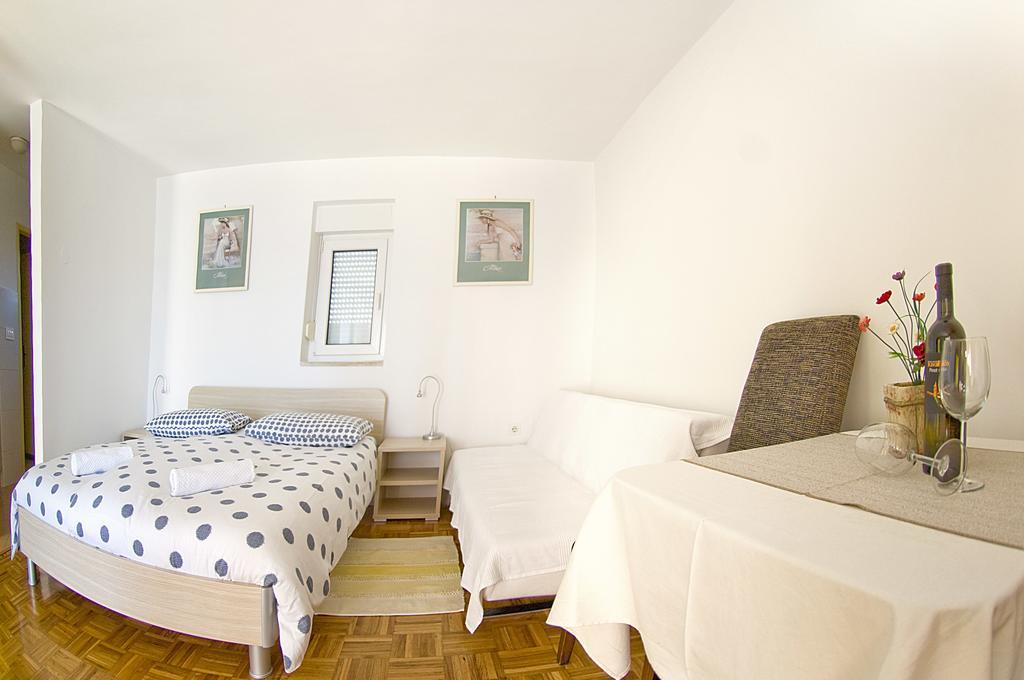 Apartments Tomato 1 Novigrad  ภายนอก รูปภาพ