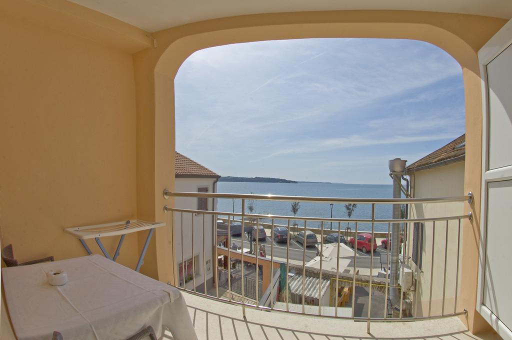 Apartments Tomato 1 Novigrad  ภายนอก รูปภาพ